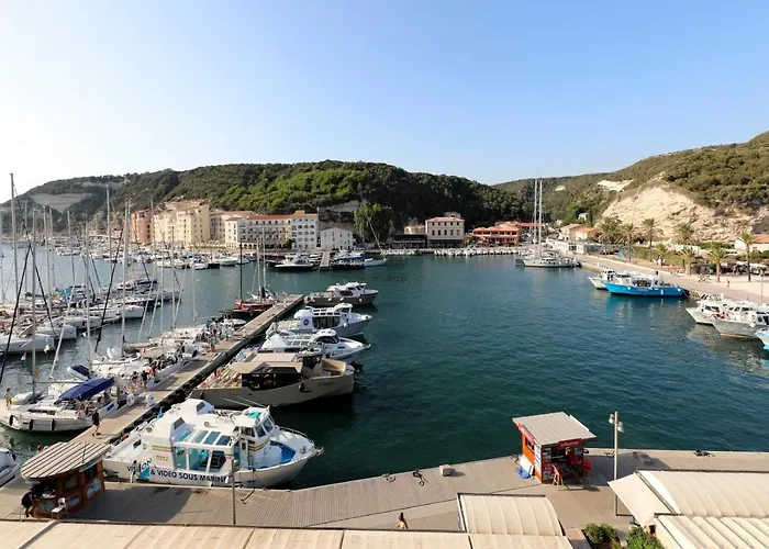 Superbe T3 Sur La Marina De * Bonifacio (Corsica)